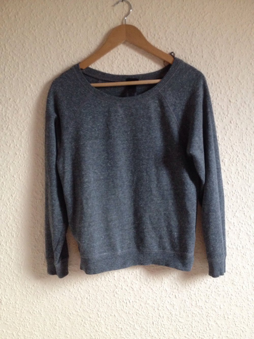 graumelierter Pullover