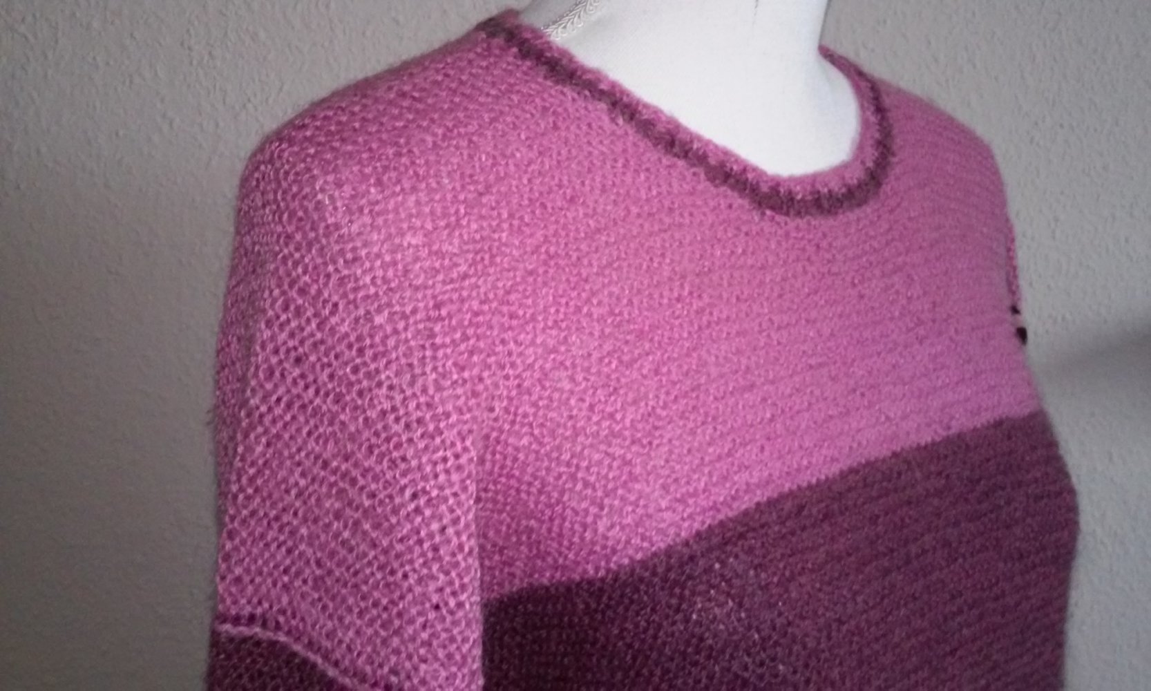 Handarbeit Pulli Strickpullover mit Mohair Pullover handgestrickt Gr.38/40 + kleine Schmuckanstecknadel