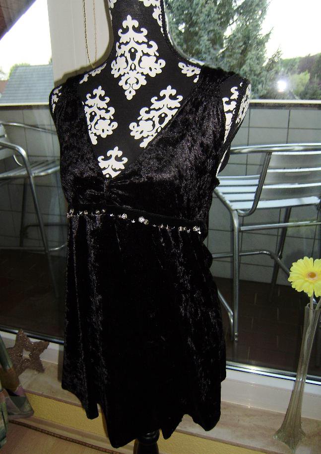 Langes schwarzes Top von style, Paillettenbesatz Pannesamt Gr. ca. 40