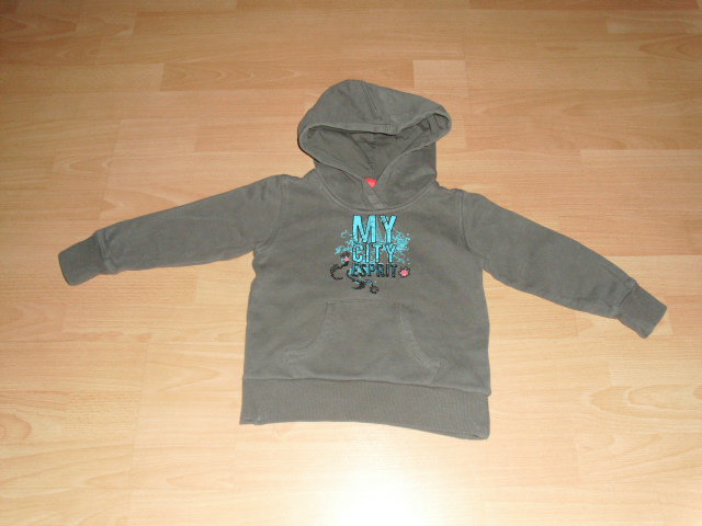 Sweatshirt von Esprit, grau mit Kapuze, Gr. 104