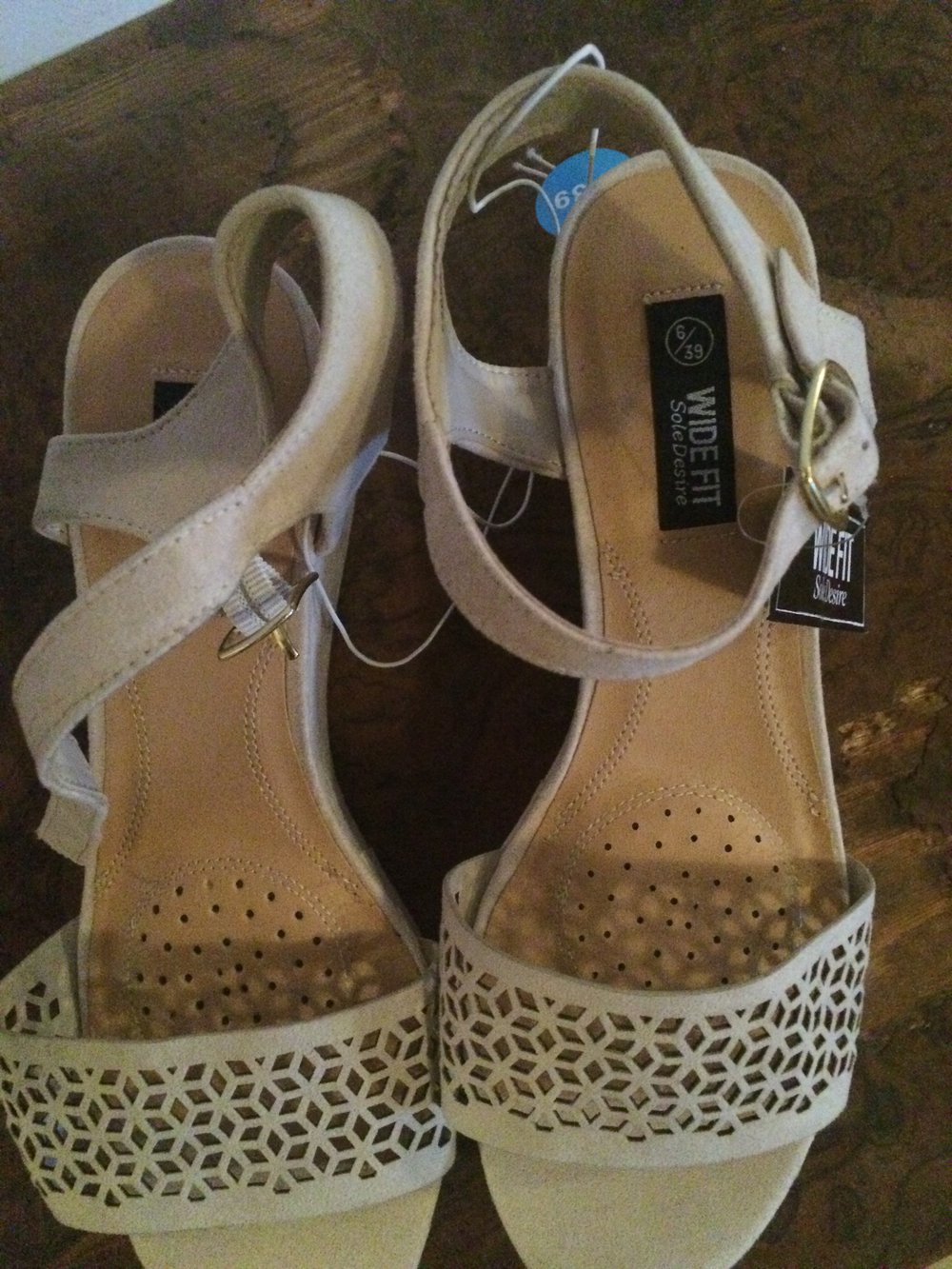 Wedges Sandalen beige nude Wildlederoptik
