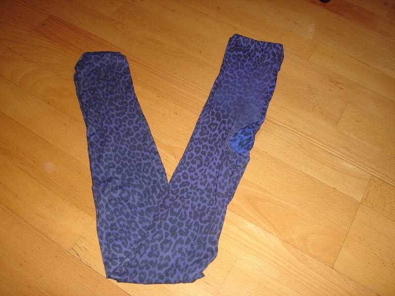 Leoprint Strumpfhose lila Emo Nerd Scene Szene