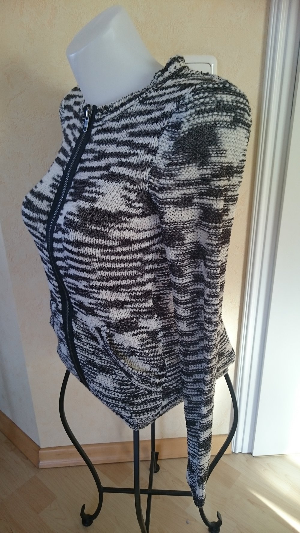 s.oliver by Qs Strickjacke Zebra optik Gr S