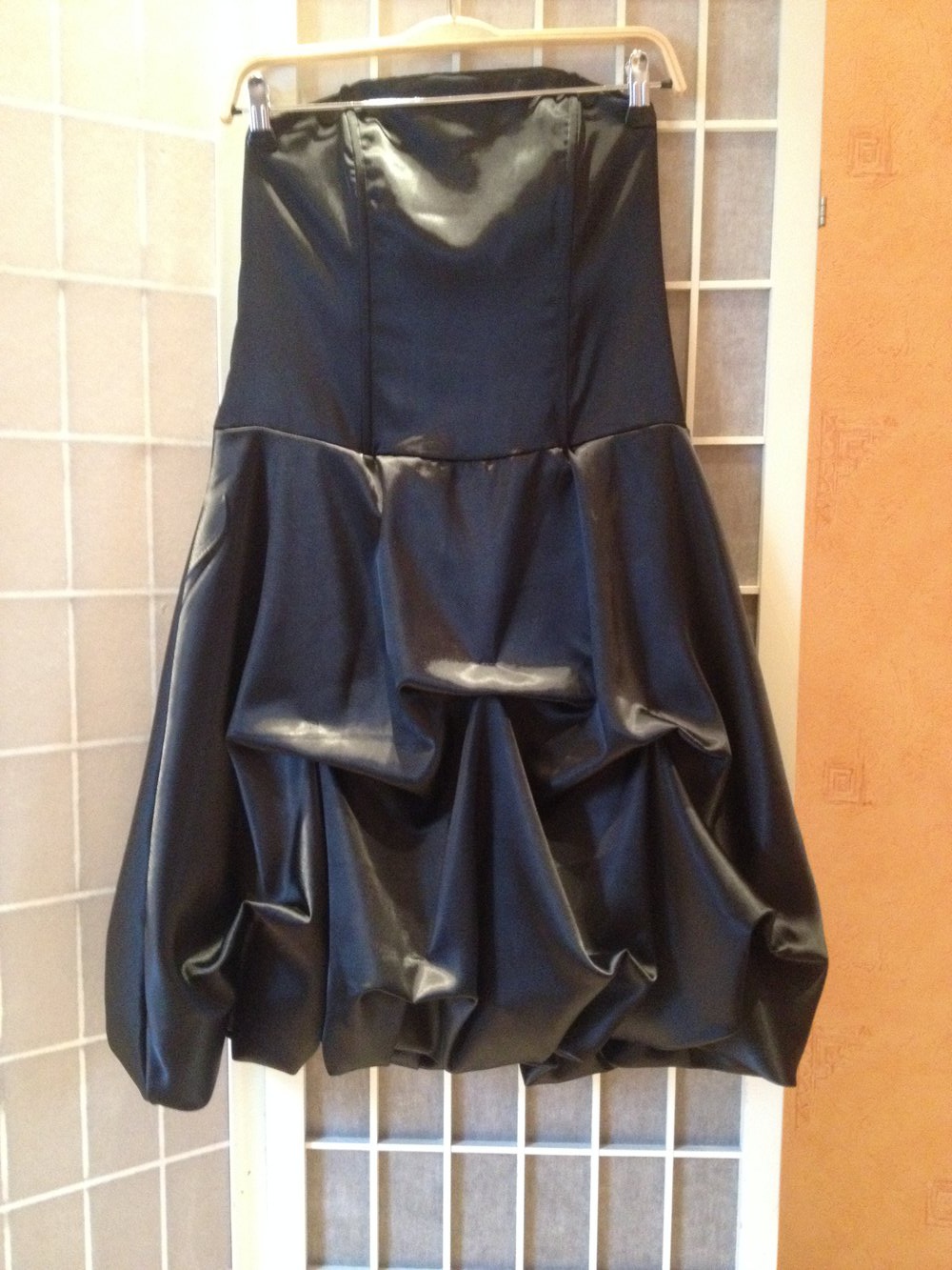 Kleid gr.36 schwarz, Trägerlos