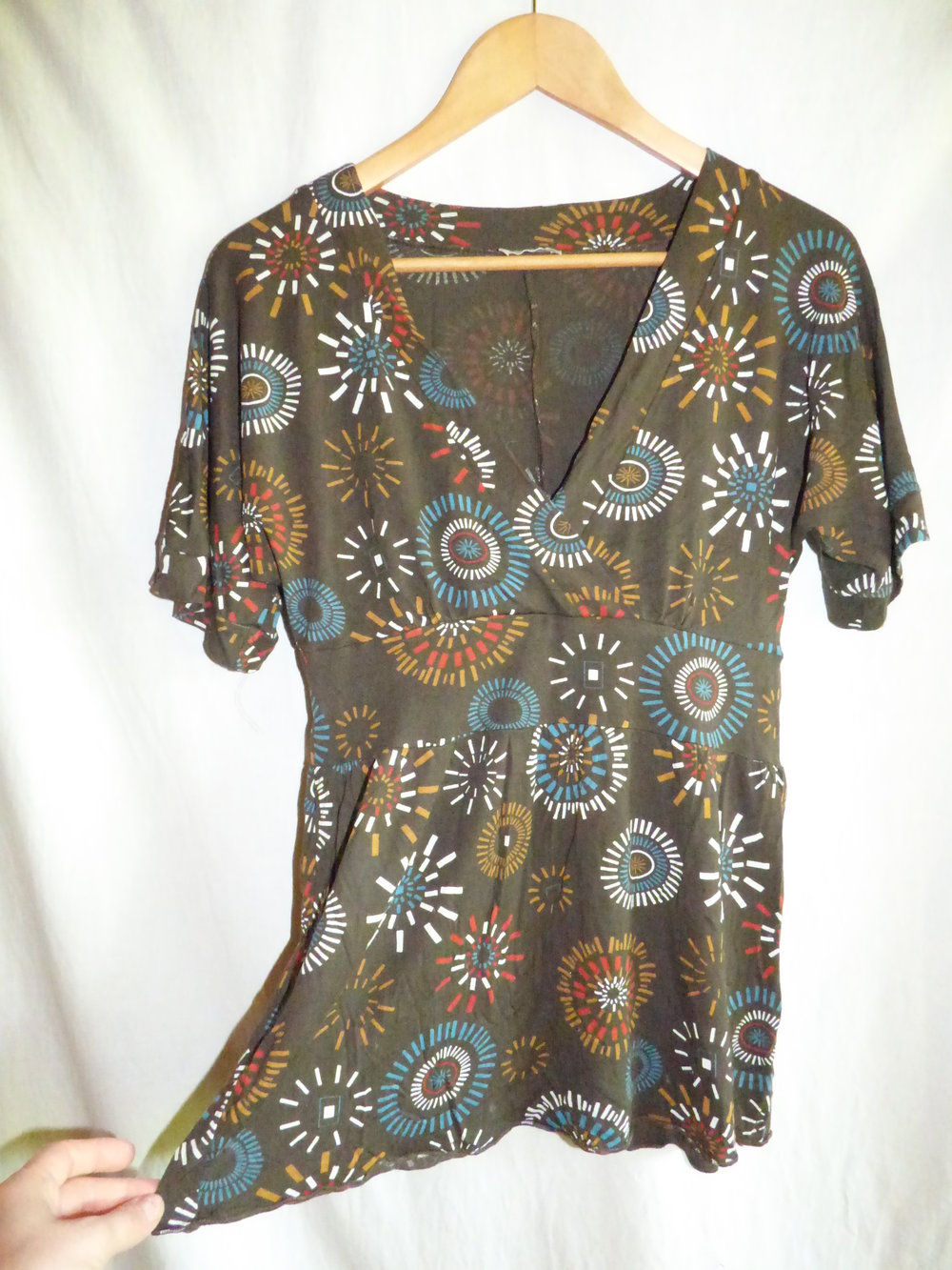 Braunes Tunikashirt mit Ethno-Print