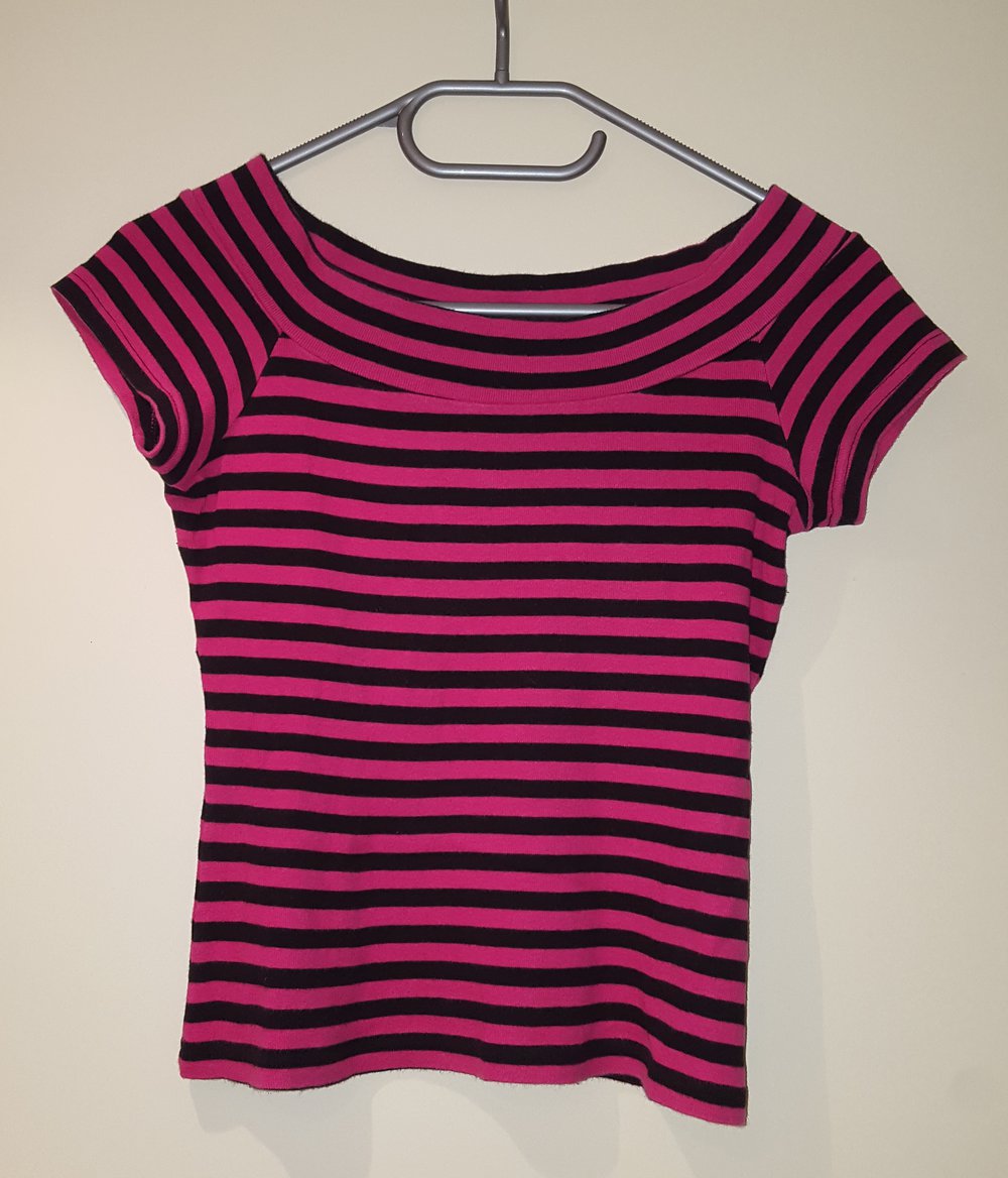 Süßes Shirt Schwarz Pink gestreift Emo