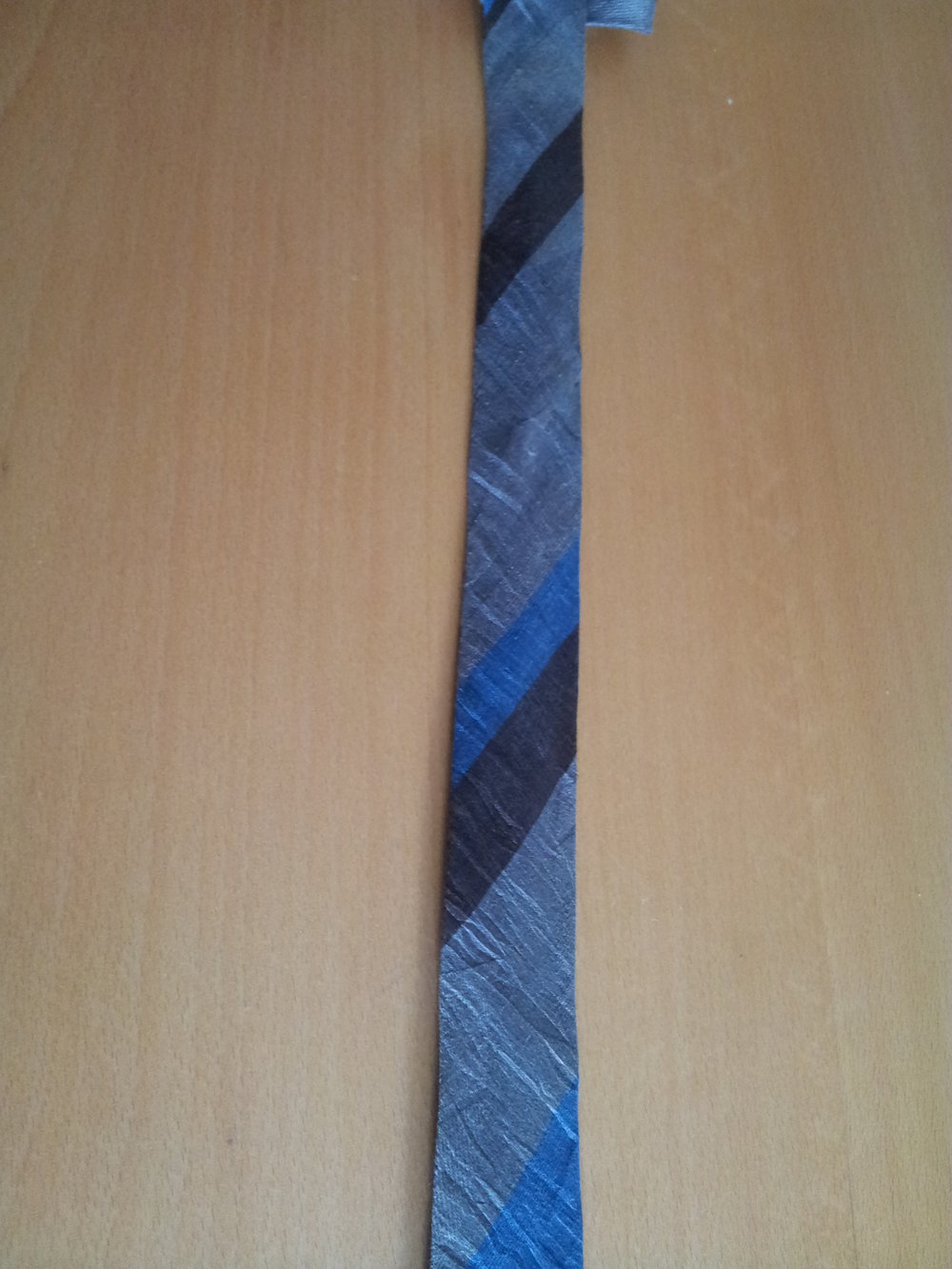 schmale Krawatte, blau, grau, braun, crashlook