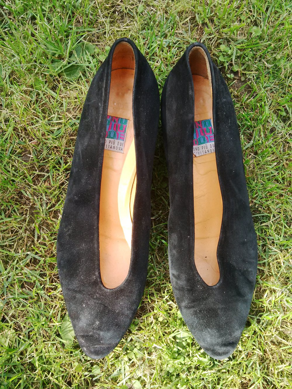 *Vintage* Samtig-schwarze Wildlederpumps