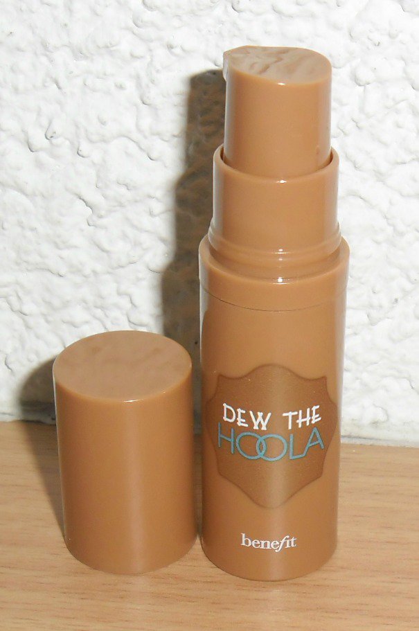 Benefit *Dew the Hoola* Liquidbronzer