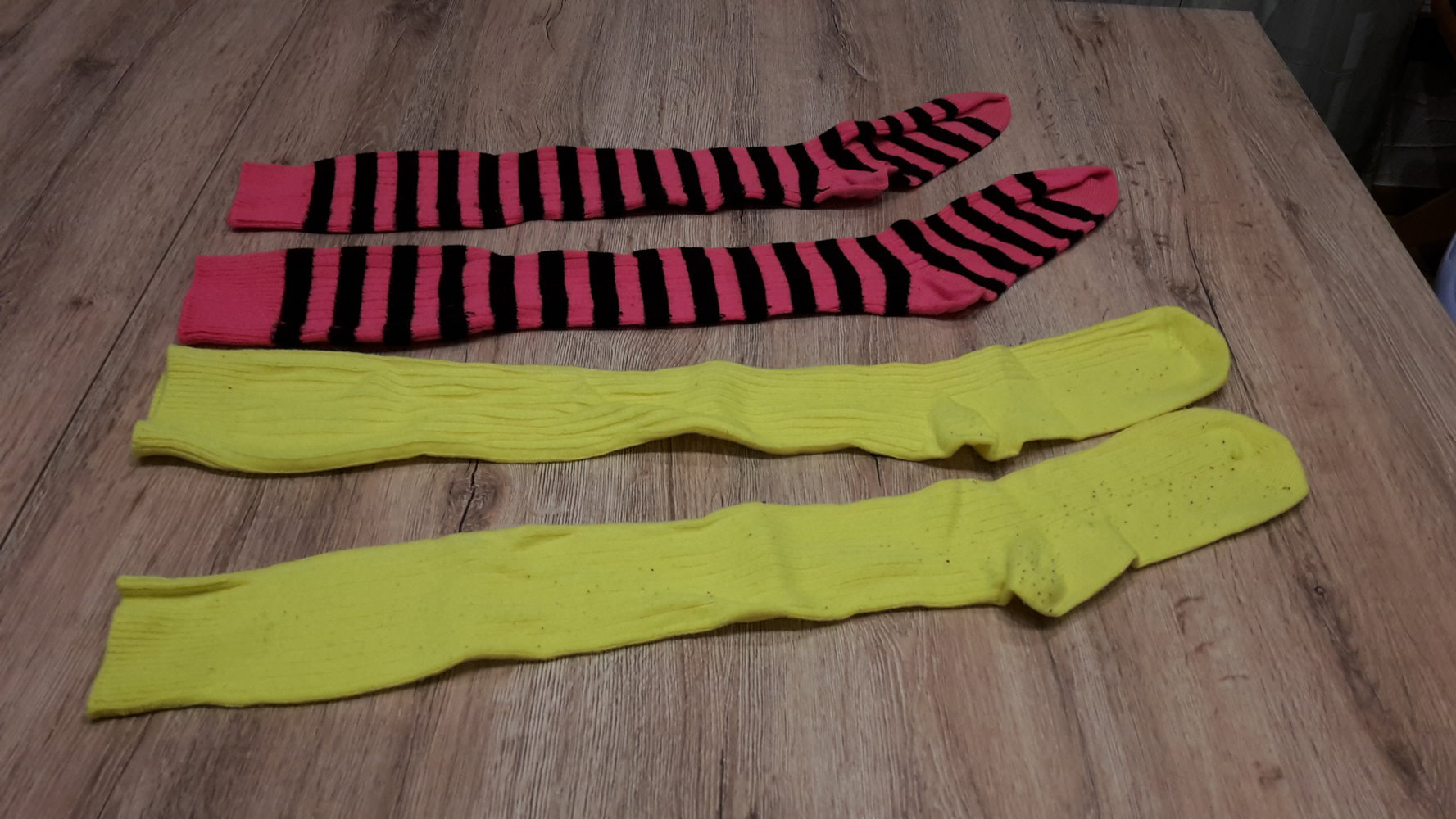 Gestrickte Kniestrümpfe, neon, Fasching Karneval Pippi-Langstrumpf