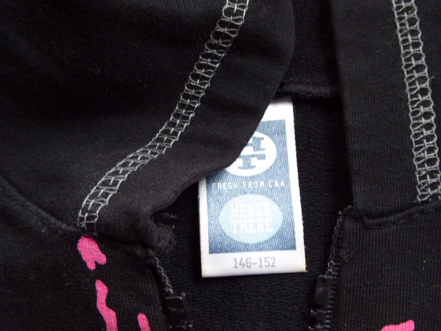 Schwarze Kapuzenjacke, Hoodie mit bunter Applikation