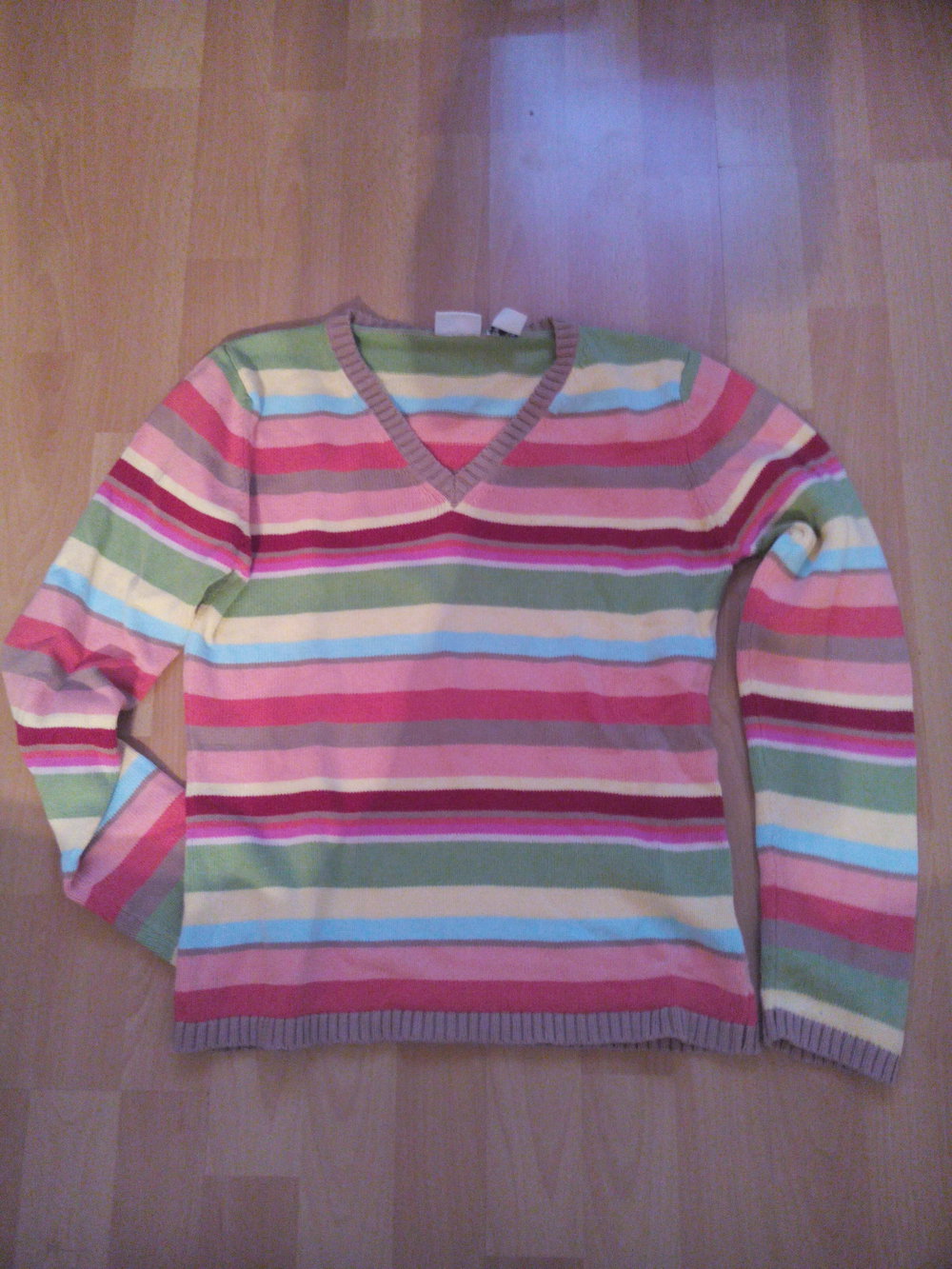 Bunt gestreifter Pullover