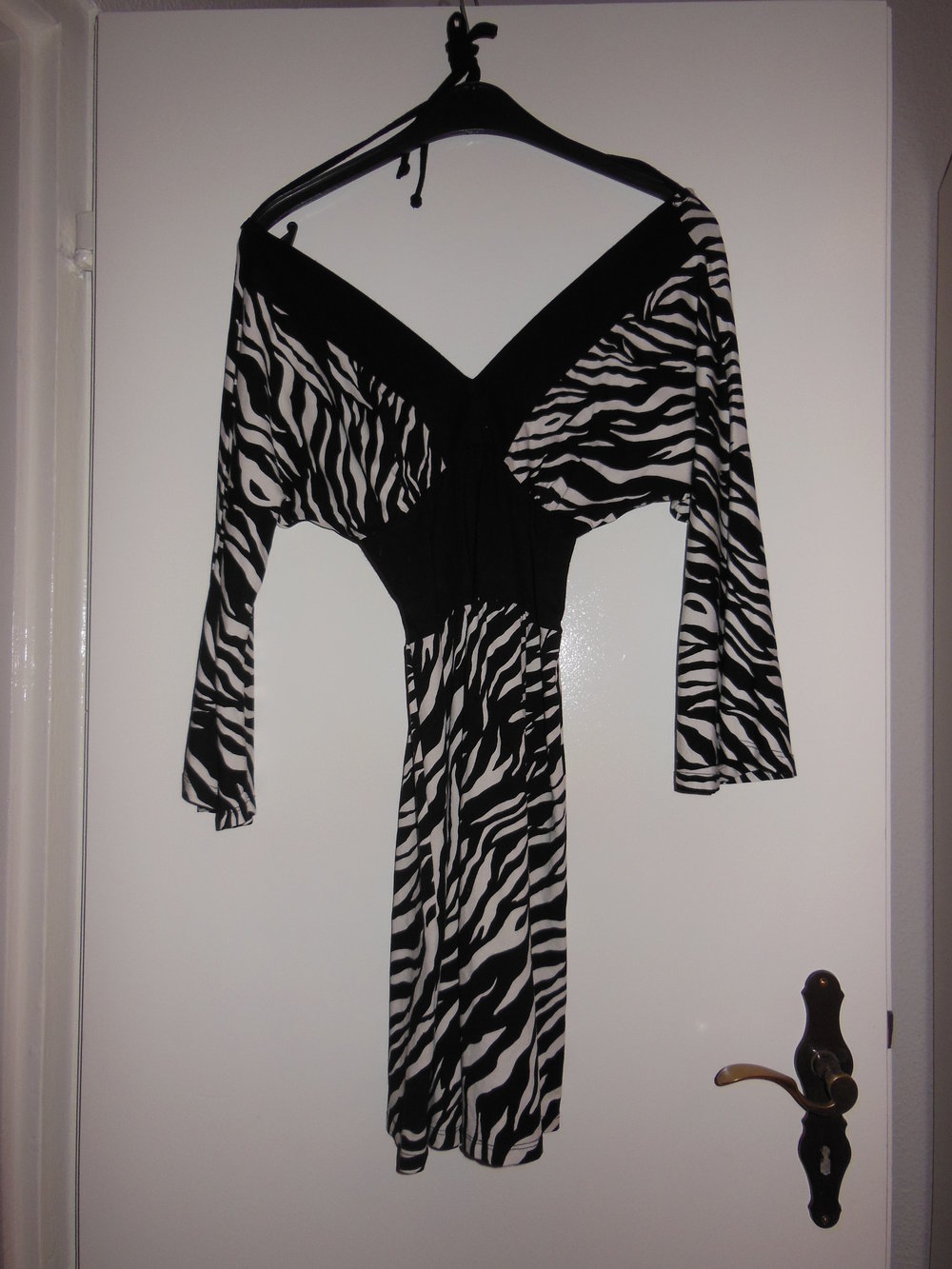 Kleid Zebra Look V-Ausschnitt NEU Gr. 34
