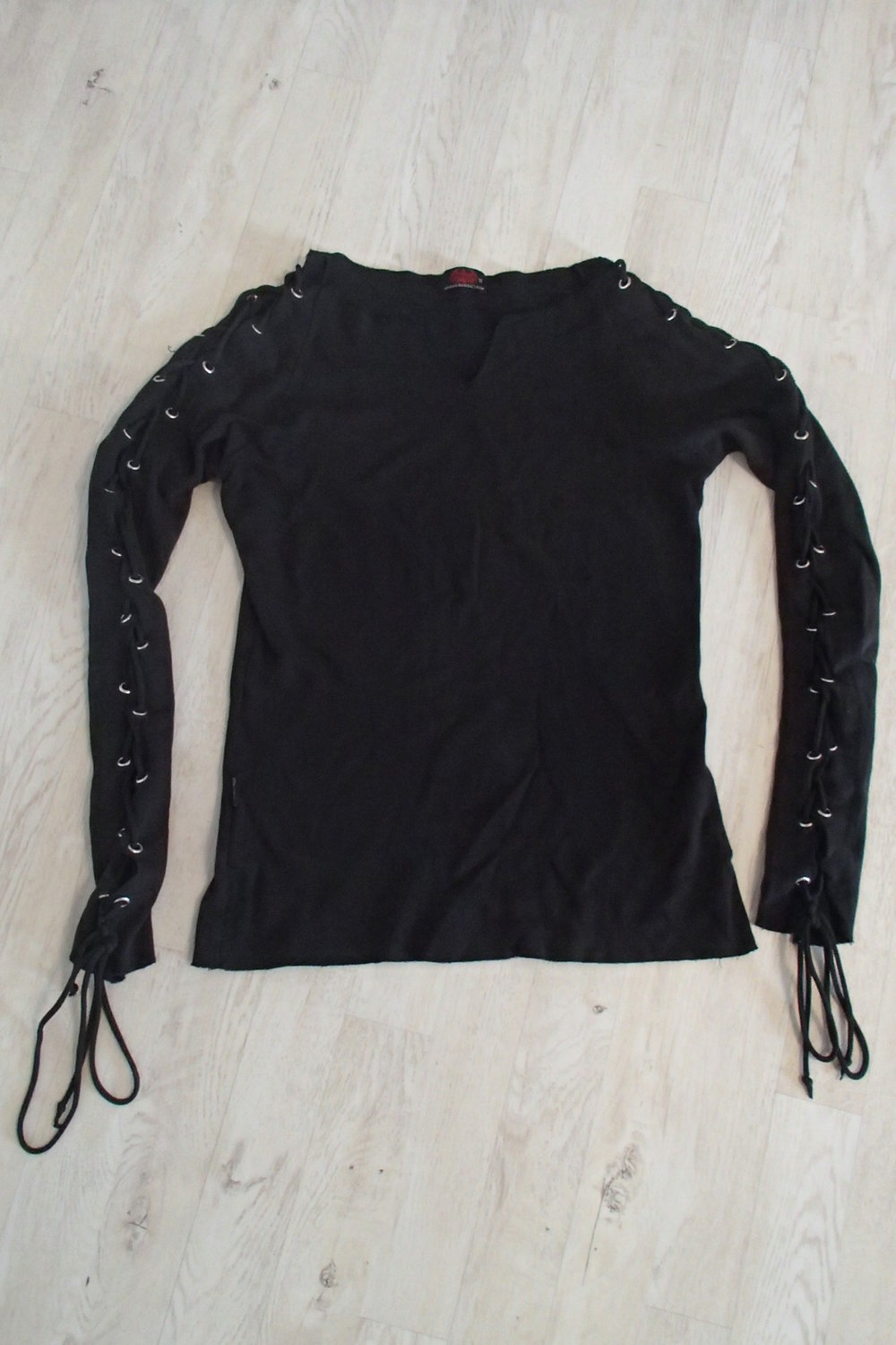 E.M.P. Geschnürter Spiral Pullover