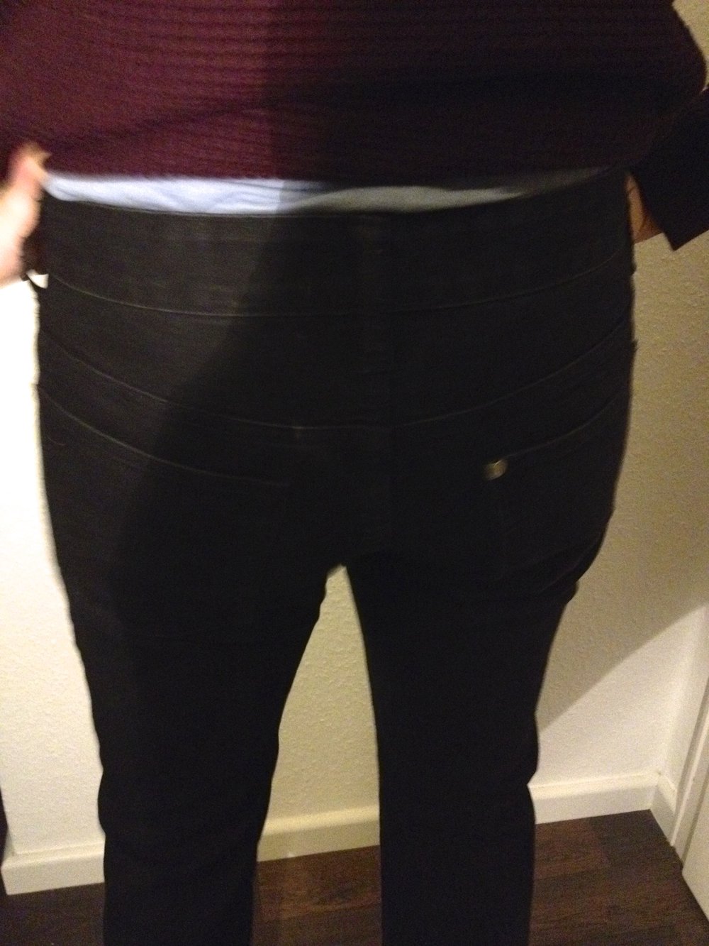 Coole dunkle Jeans von H&M