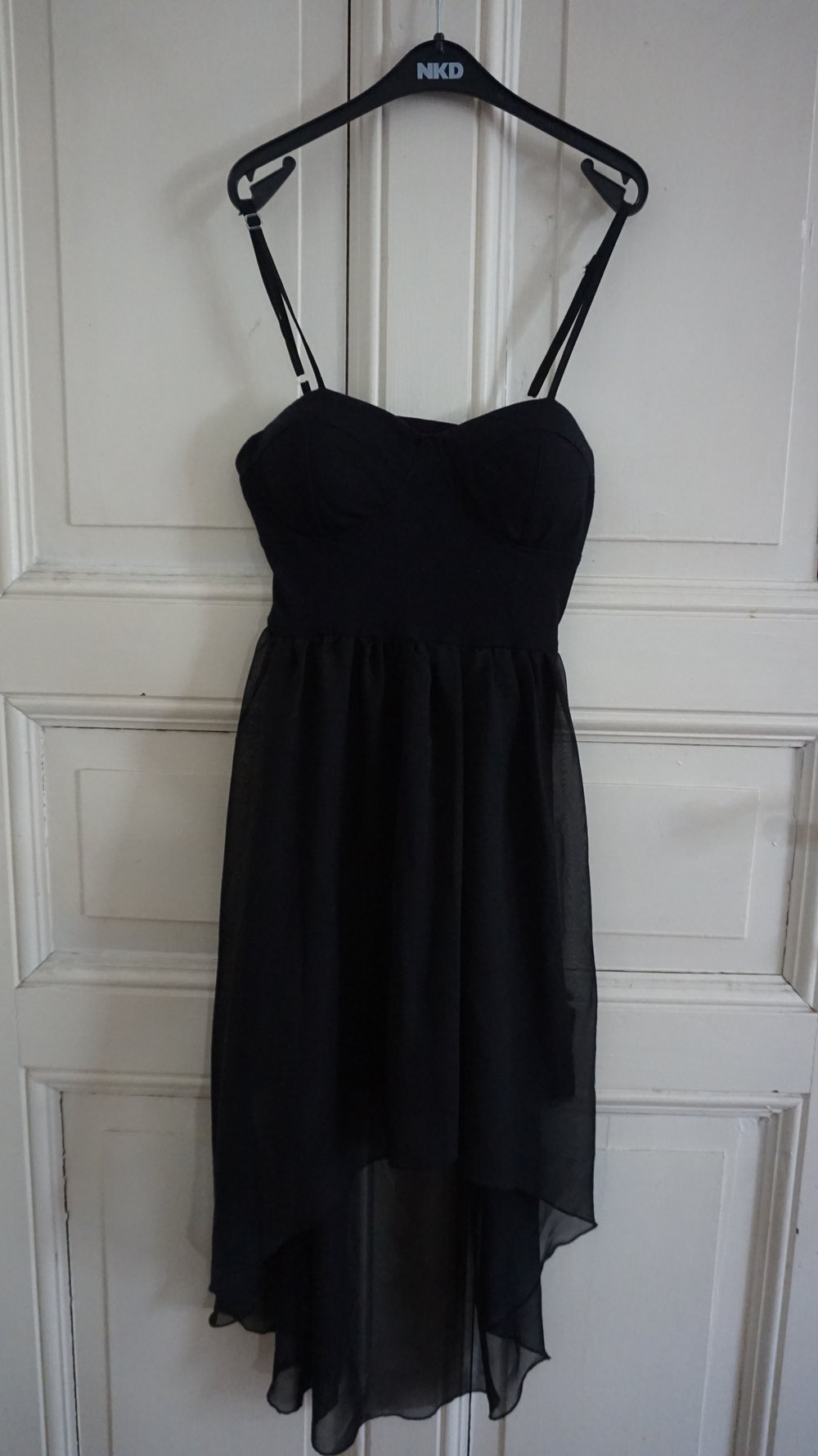 Schwarzes, A-Symmetrisches Kleid