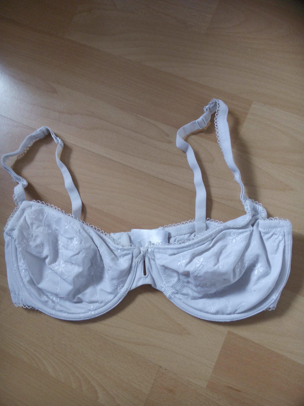 80C weißer BH mit Blütenmuster