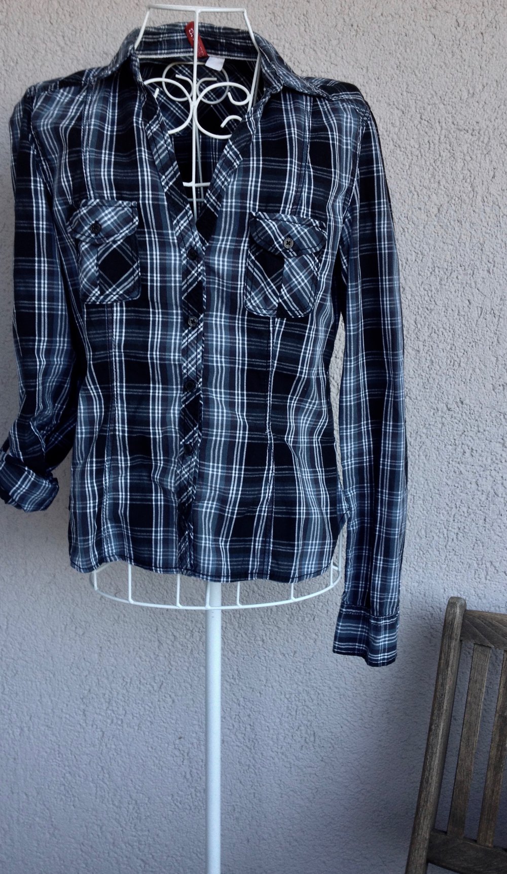 Schöne Bluse mit Karomuster von H&M Divided