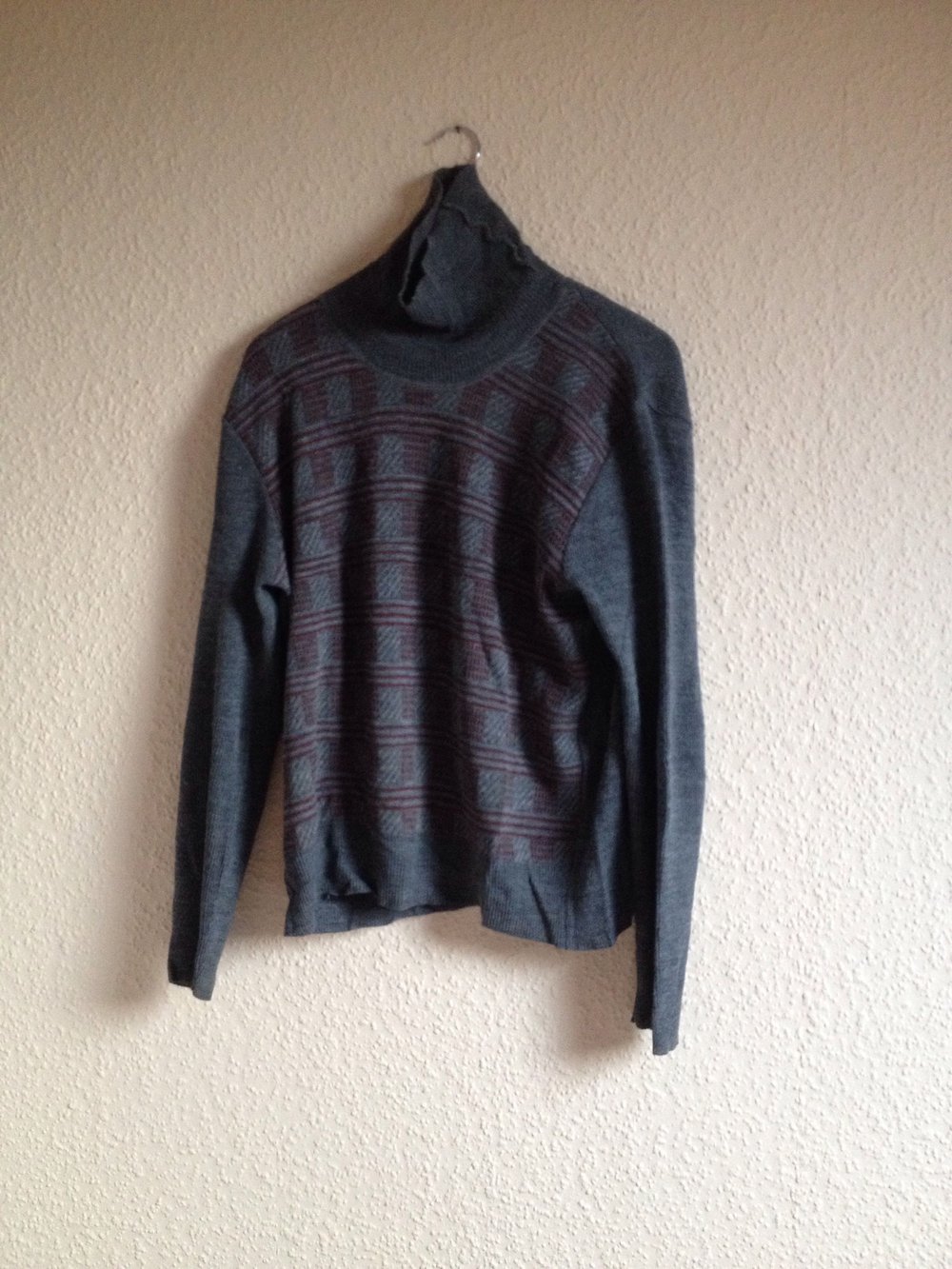 grauer Vintage Pullover mit Muster
