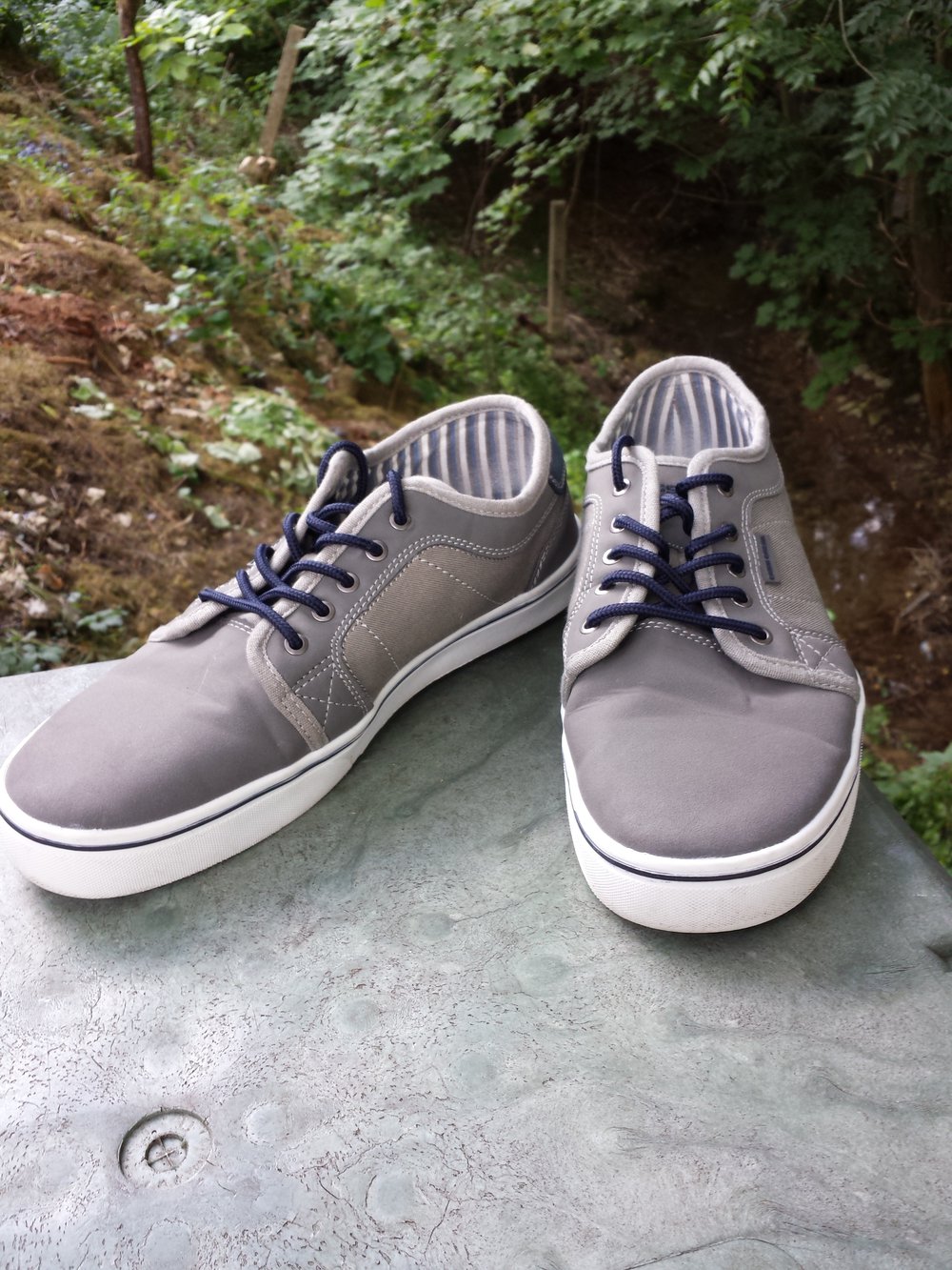Criss Cross Sneaker 