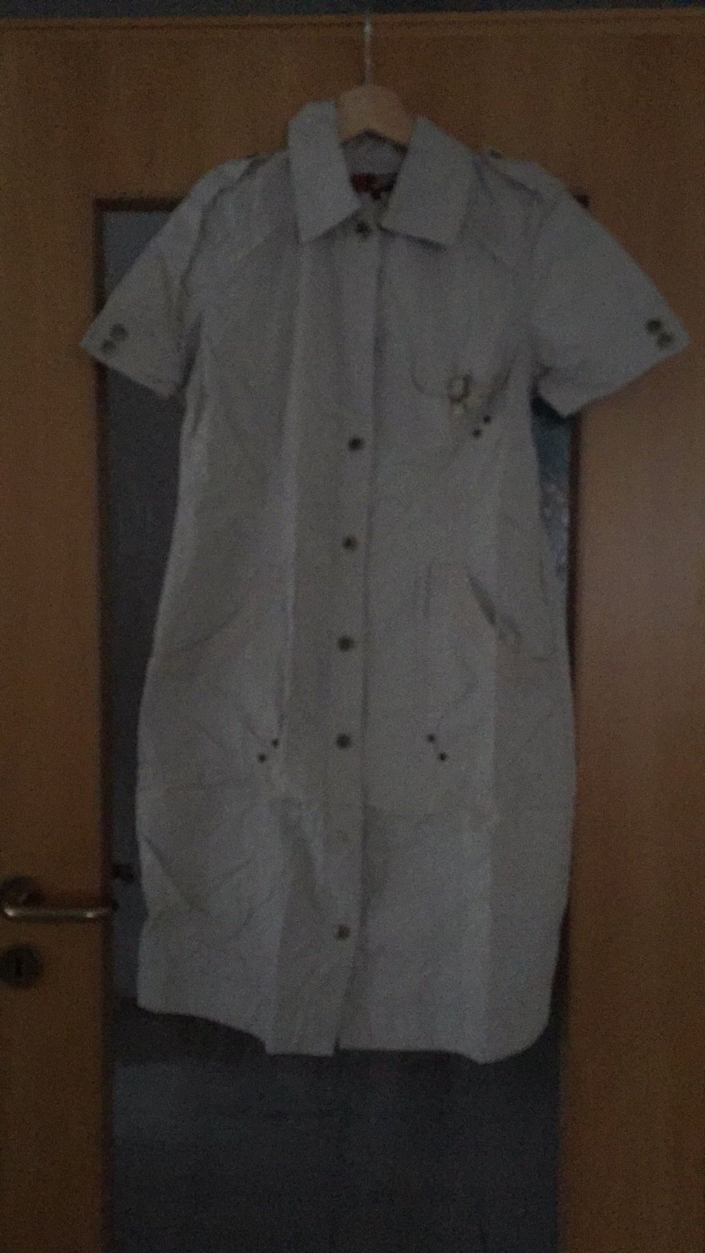 Beiges Kleid 