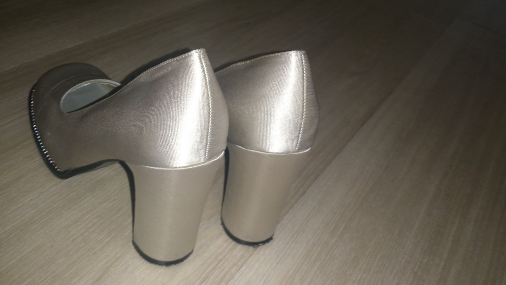 Hochzeitsschuhe von Görtz mit dezenten Glitzersteinen 