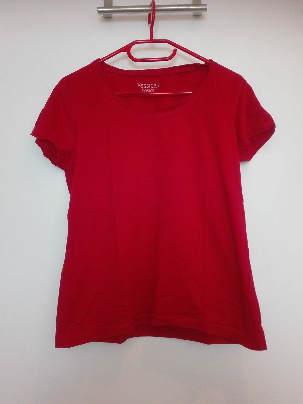 Neu basic Yessica M rot