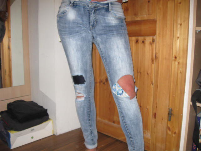 *** Neue Löcher Stretch Jeans ***