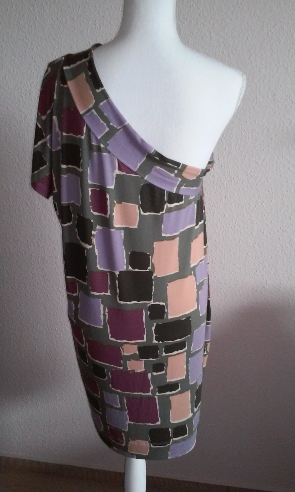Stile Benetton Kleid Sommerkleid Partykleid Tunika asymmetrisch/schulterfrei