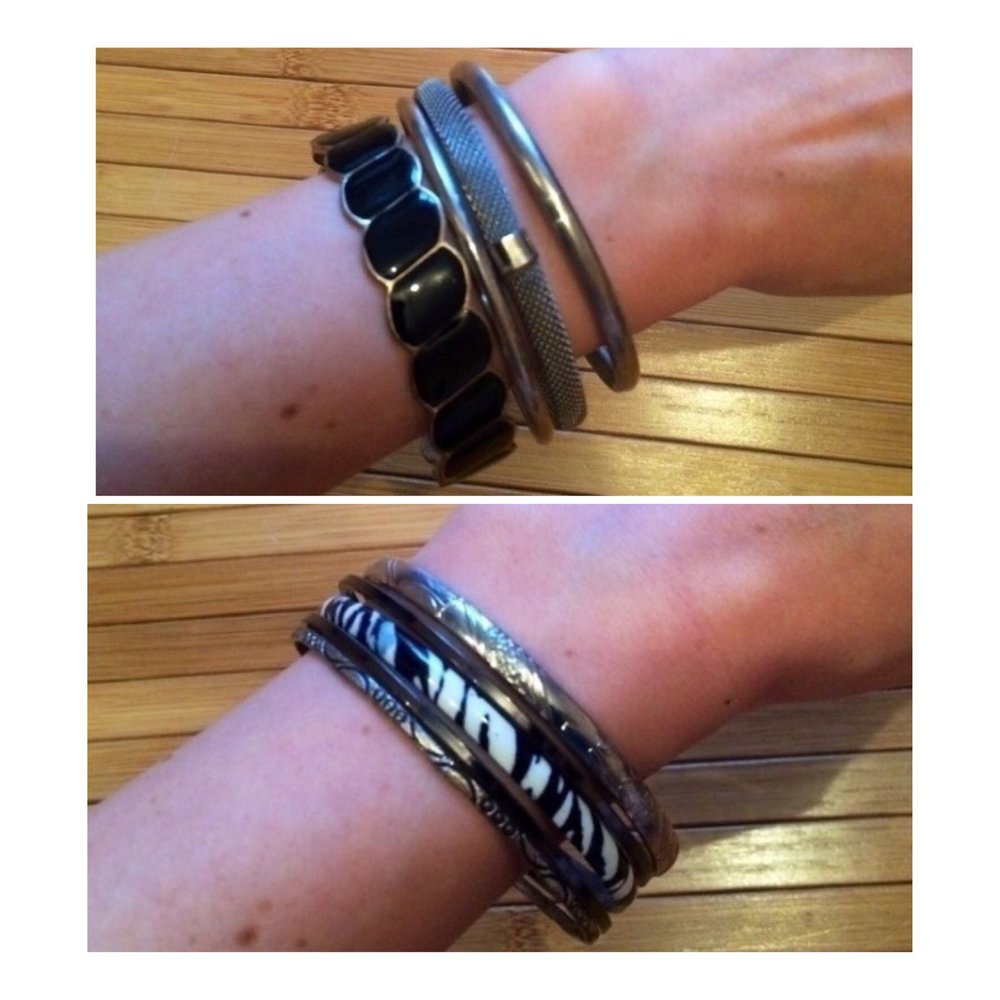 2 Armreifen Sets in schwarz und Silber

Beide Sets wurden schon getragen
Das linke ist von ALDO
Das rechte müsste von Charlotte Russe sein

#armeifen #armreifenset #silber #schwarz #zebra