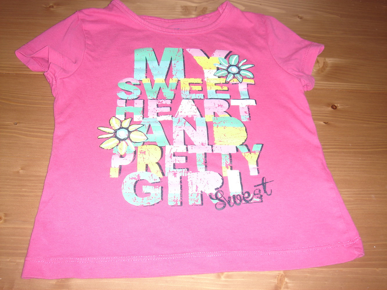 superschönes neuwertiges t-shirt gr.110/116