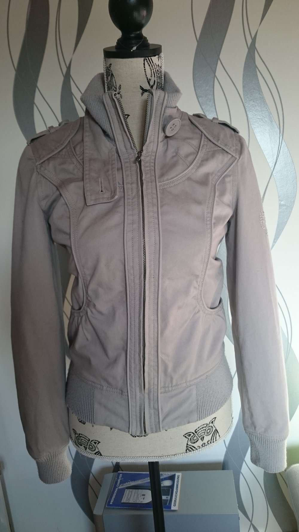 hellgraue Bomberjacke / Übergangsjacke / Fliegerjacke