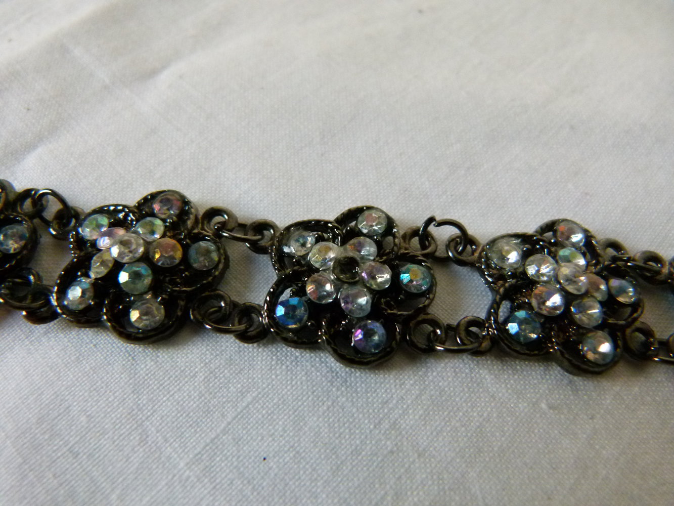Armband, schwarzes Metall mit Strass Blumen, Modeschmuck, Boho Goa Festival Hippie Mori Romantik