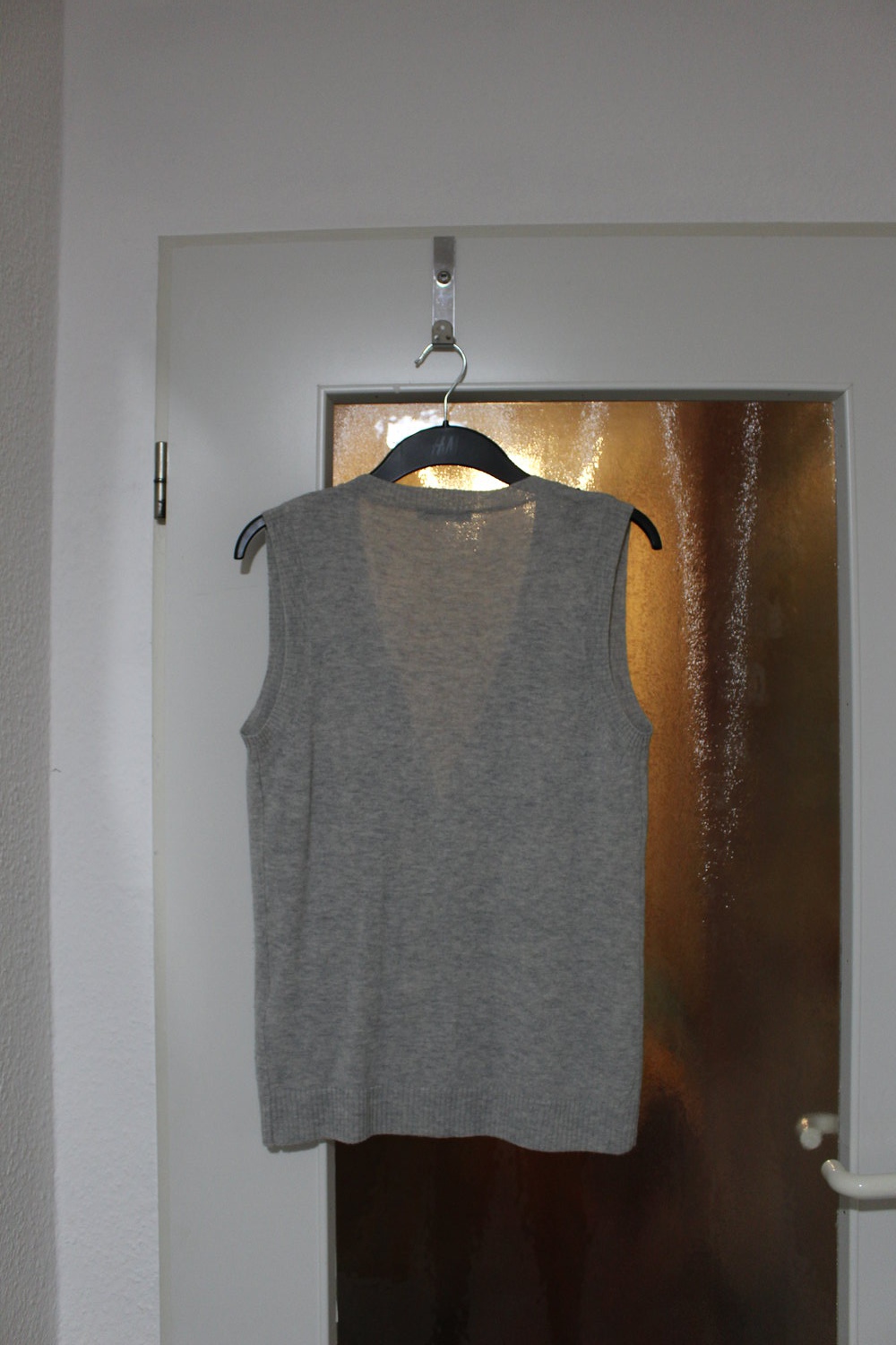 71. Weste von Brax, grau mit Rauten und Pailletten, Gr. 38