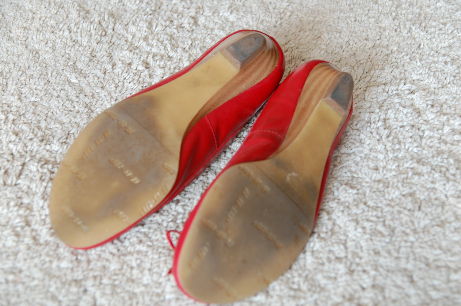 Schöner Ballerina in rot