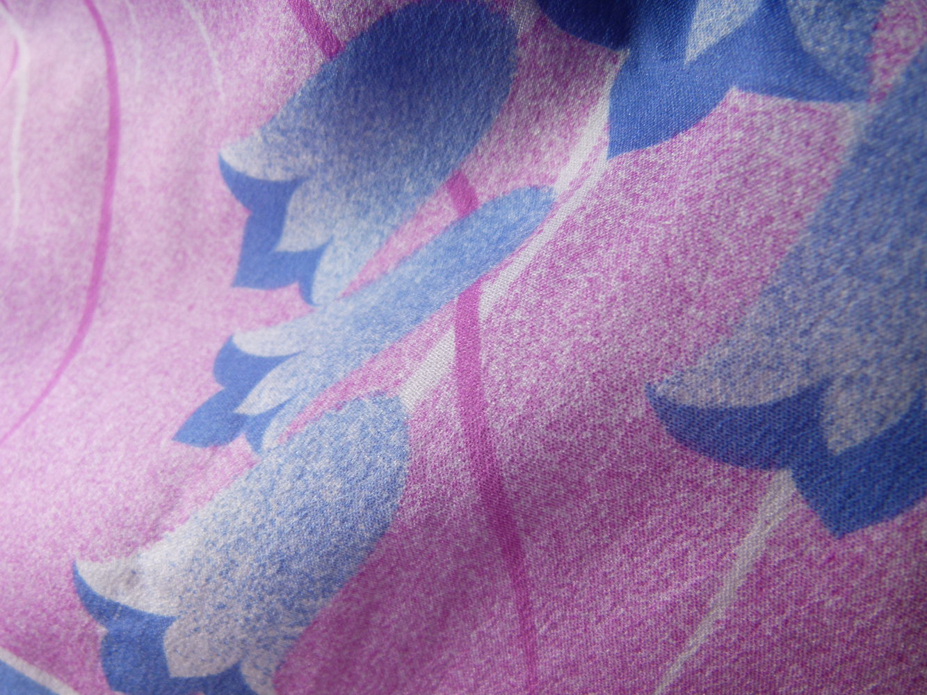 Halstuch Tuch mit Glockenblumen-Motiv, blau violett rosa, Mori Hippie Boho Landleben Retro Vintage