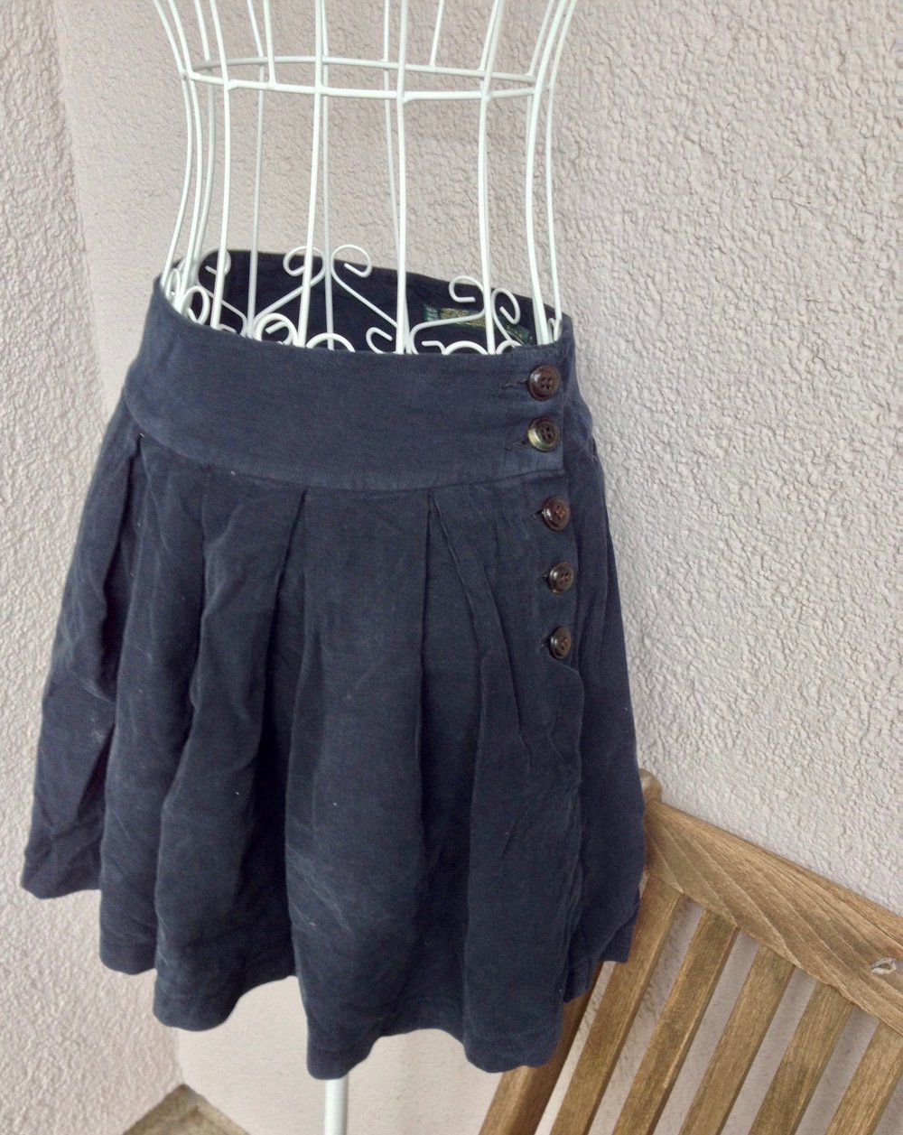 Ein süßer Rock aus Cord von Zara