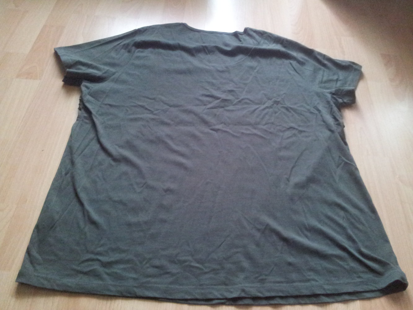 Shirt khaki braun Gr. 50/52 Blumen Pflanze Libelle Vogel Kolibri