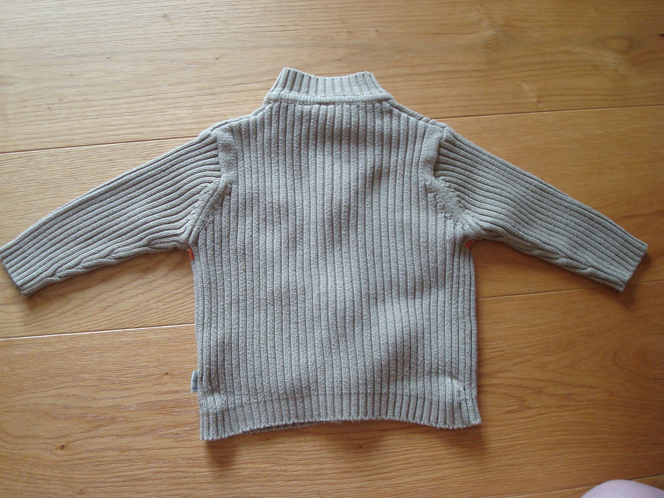 schöne Strickjacke Gr. 80