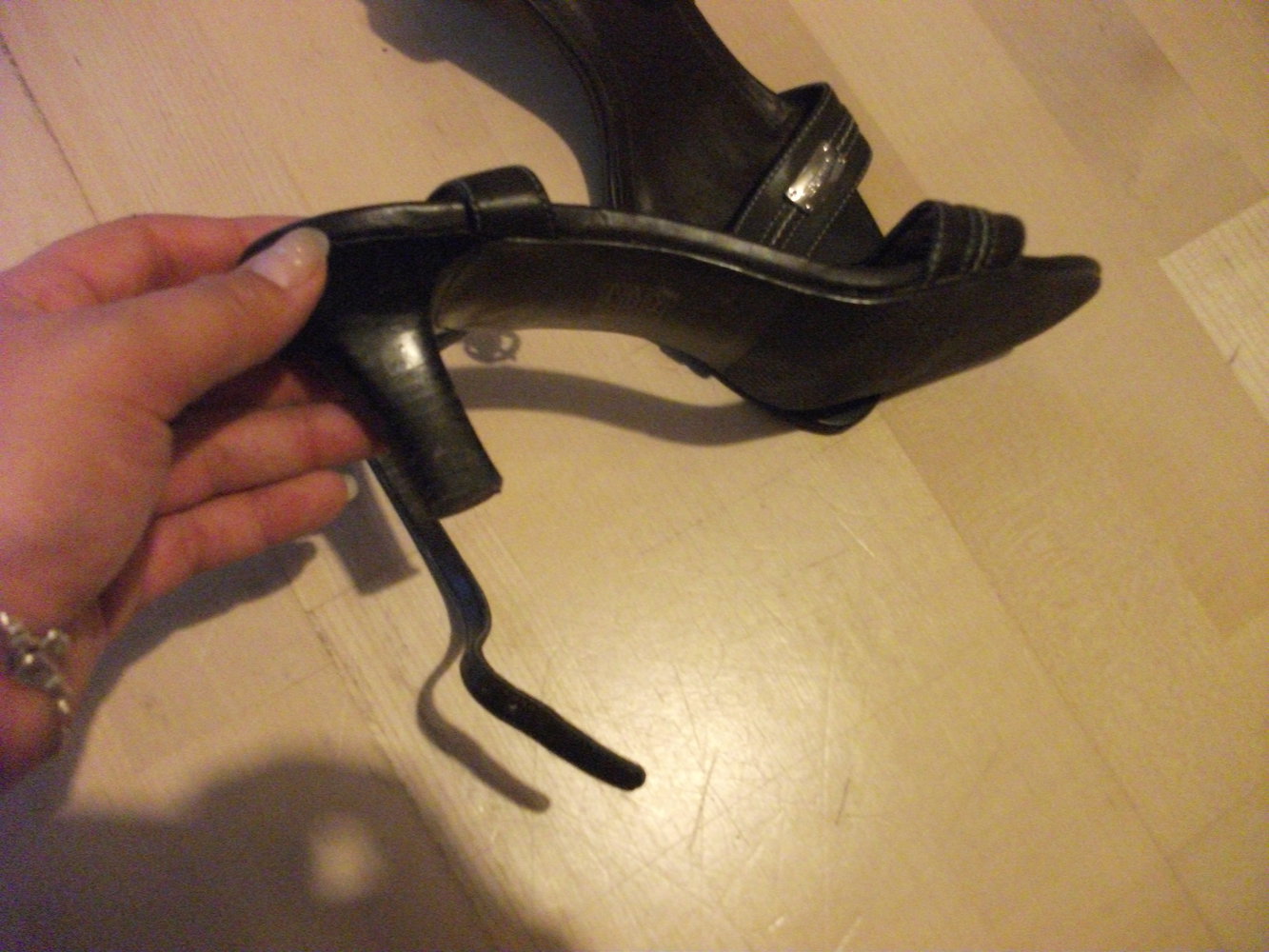 schlichte schwarze Esprit-Sandalen