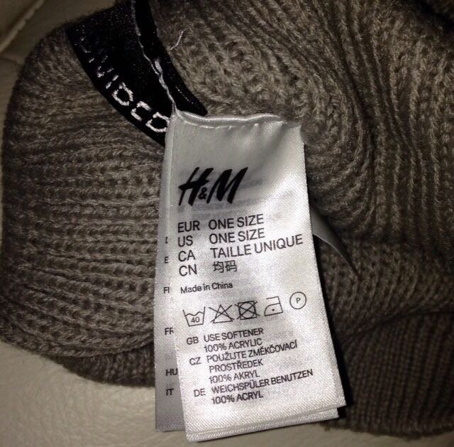 H&M Mütze mit Bommel Tellernütze grau