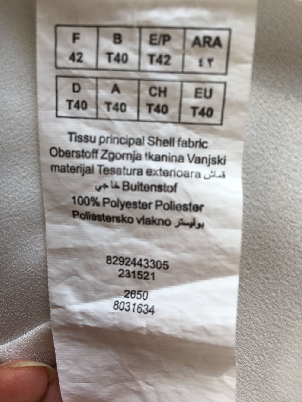 Schöne weiße Bluse