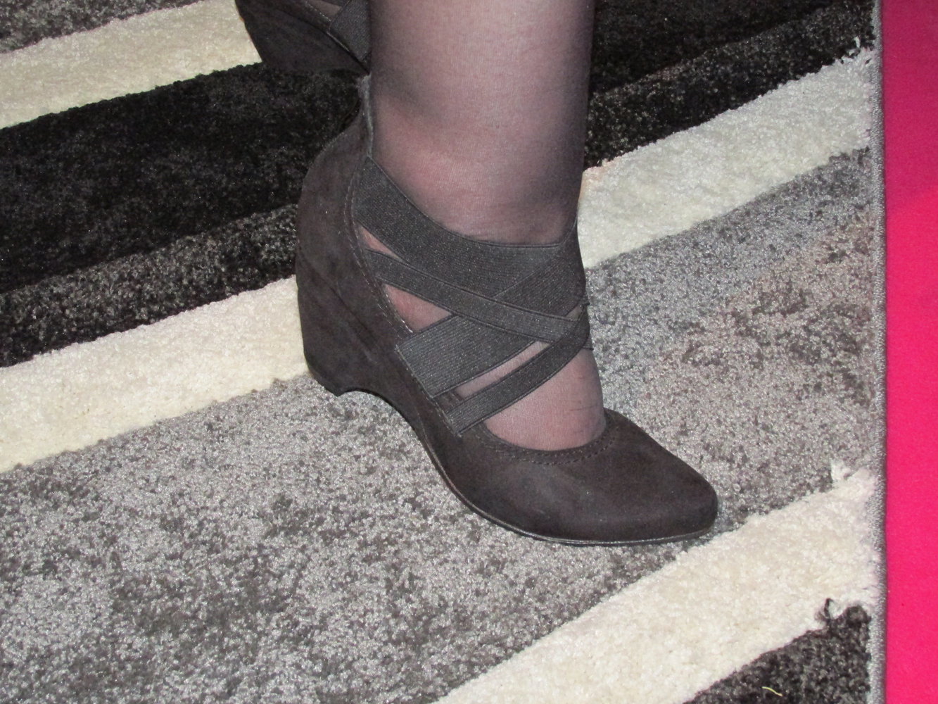 neuwetig Marco Tozzi Pumps mit Gummibändern. Größe 38
