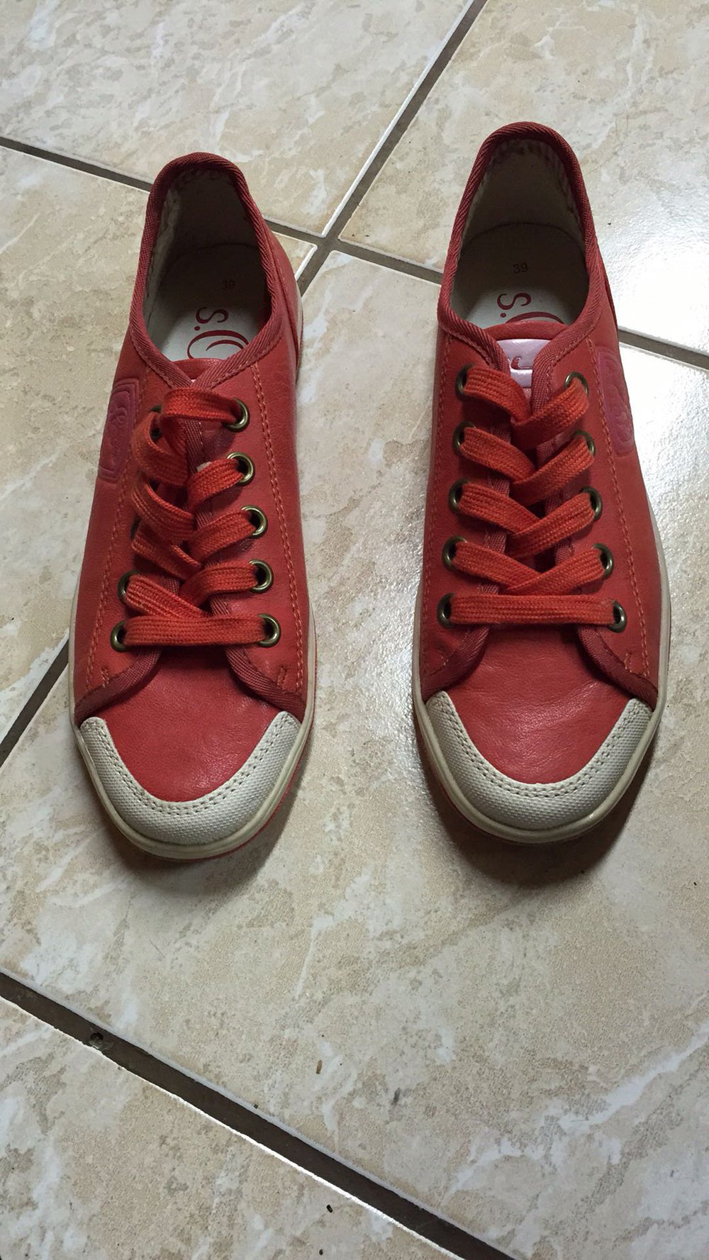 rote Halbschuhe