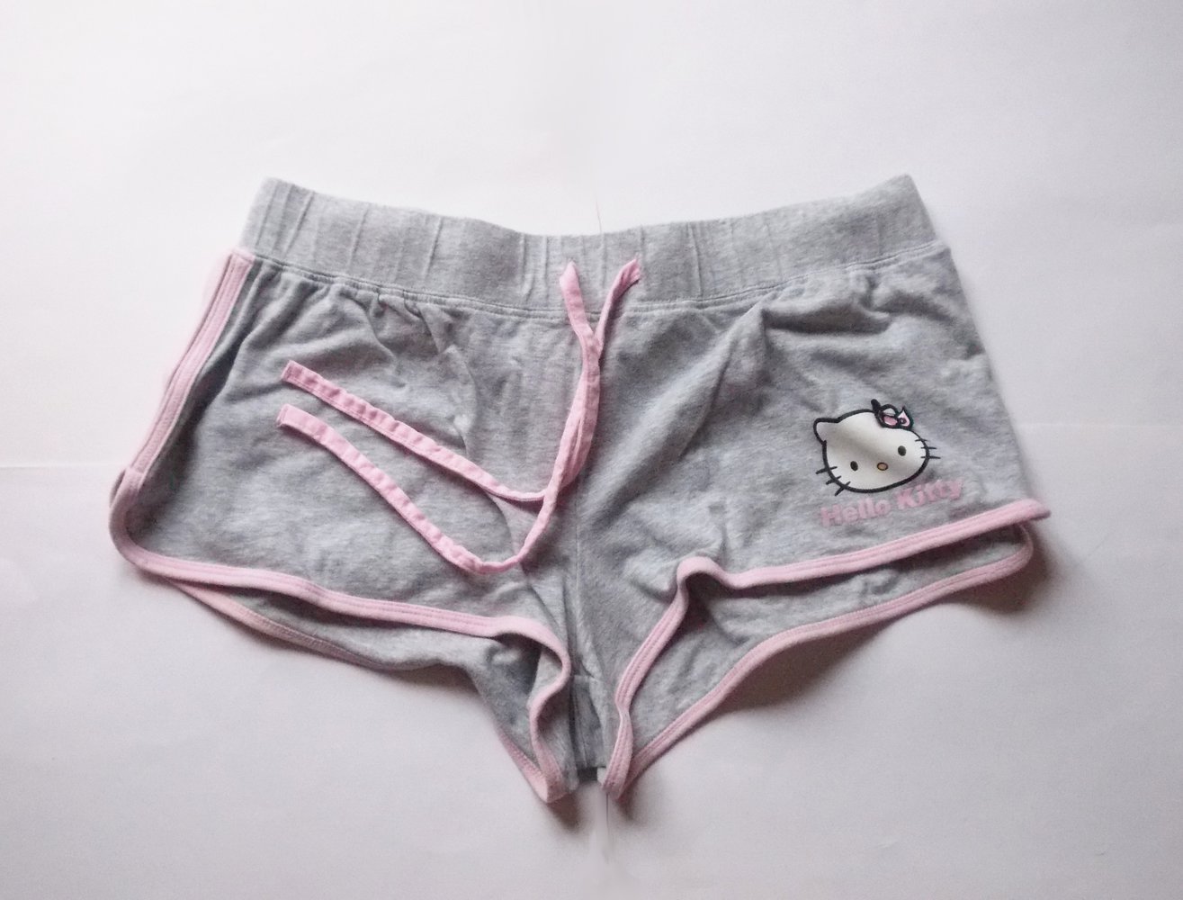 Schlafshorts Shorts Hotpants Hello Kitty 38/40 M von H&M grau rosa kurz Schlafhose
