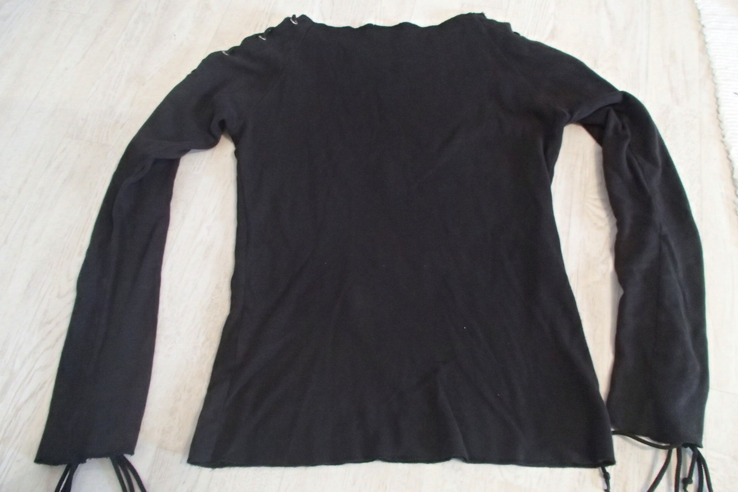 E.M.P. Geschnürter Spiral Pullover