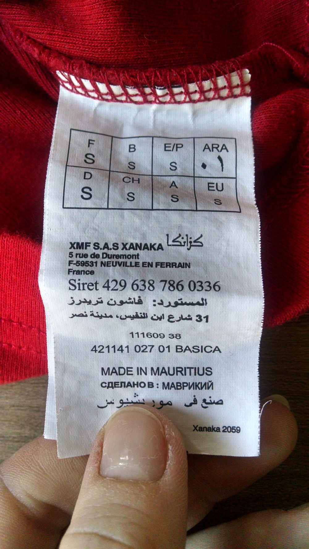 Rotes Langarmshirt mit tollem Kragen