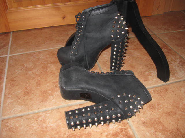 *** Org. Vintage Stiefeletten mit Nieten ***