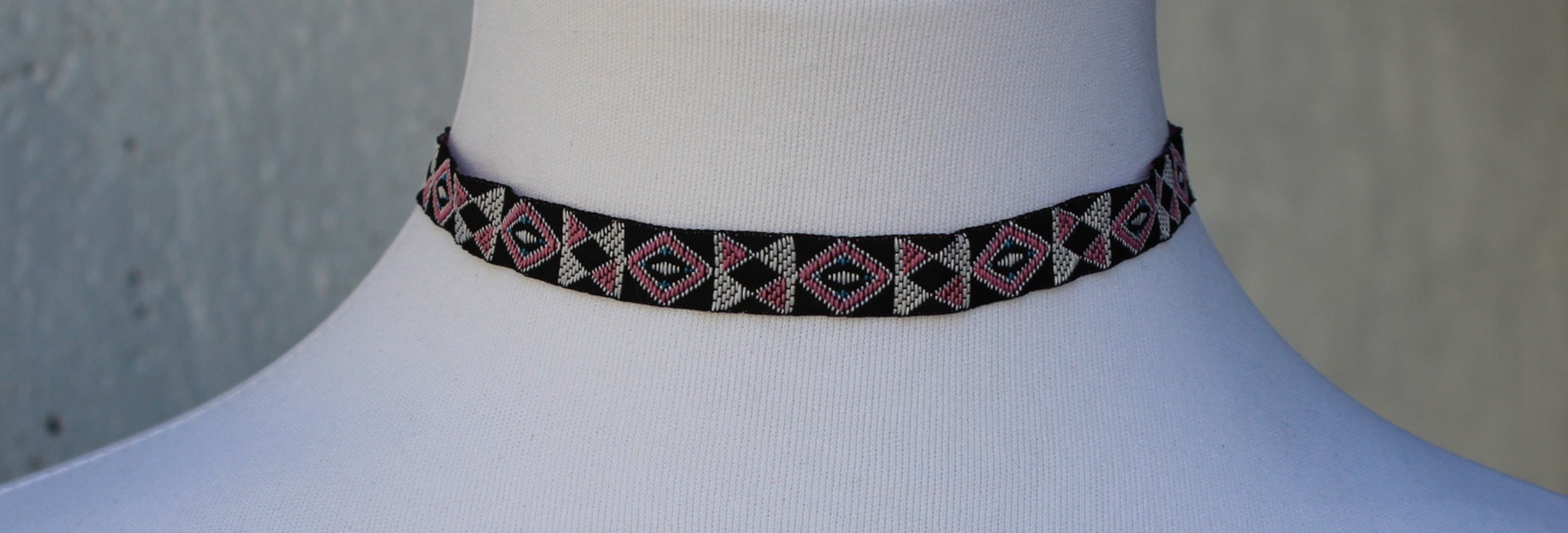 neue schwarz weiß rosa blaue Choker Halskette, Borte, Tribal Muster
