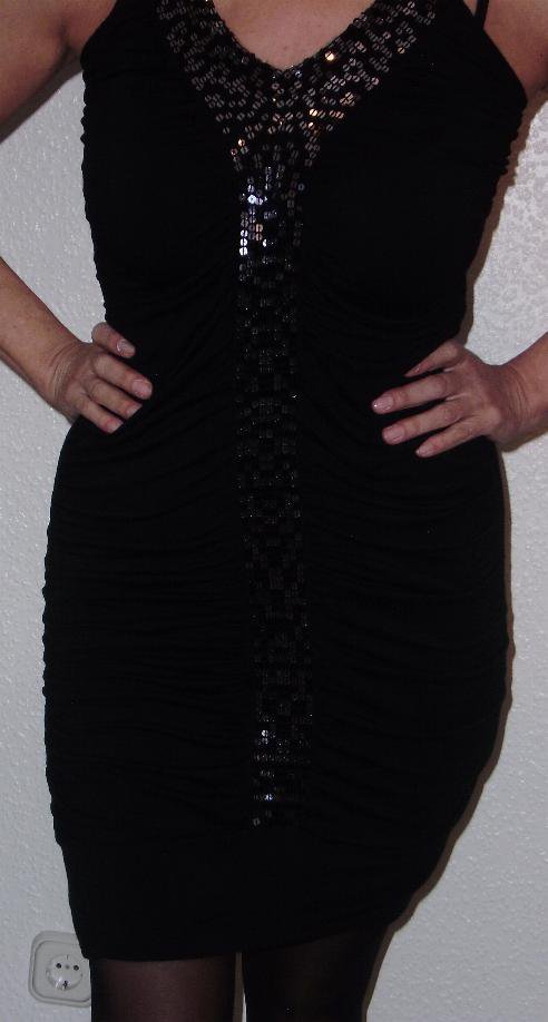 Schwarzes Gothic Kleid mit Raffung und Pailletten-Besatz Gr. ca. 38-42